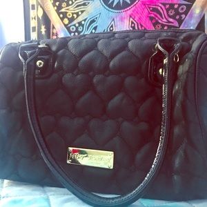 Black Heart Quilted “BETSEY JOHNSON” Large Purse🖤